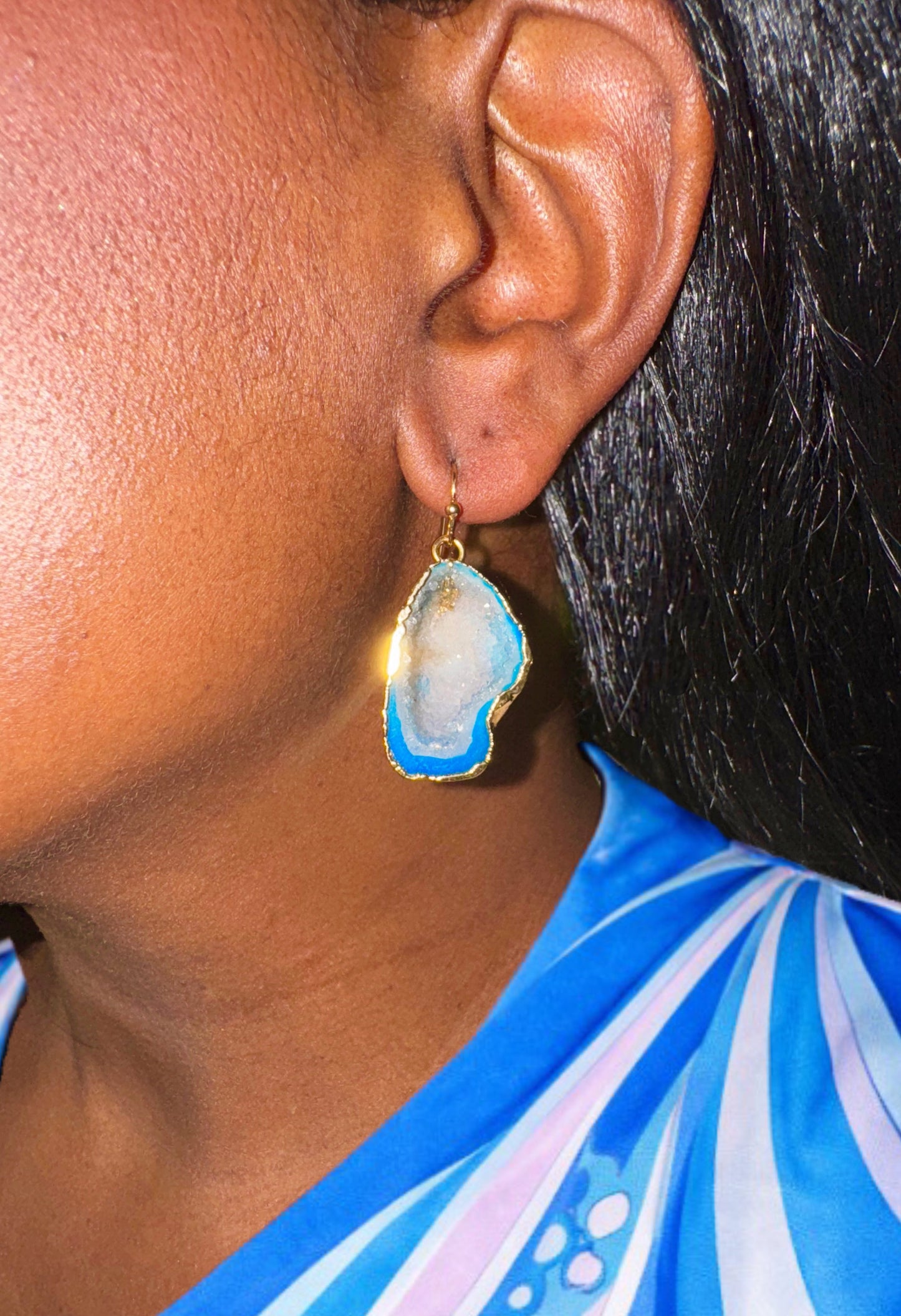 Geode drop earrings, gold-plated, ocean blue.