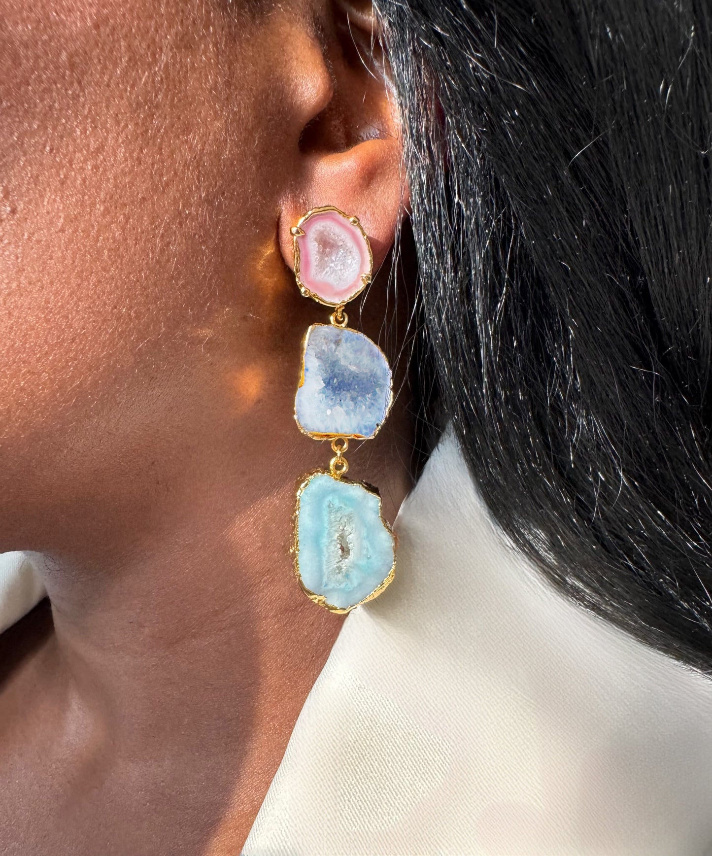 Geode earrings, gold-plated, pastel pink-blue.