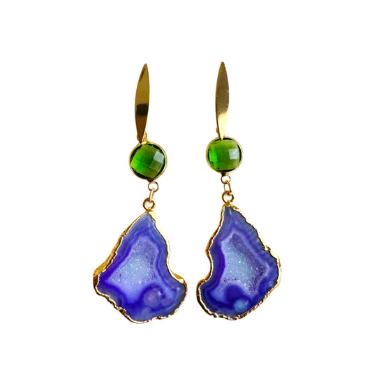Geode earrings with glass connector, gold-plated, deep purple-green.