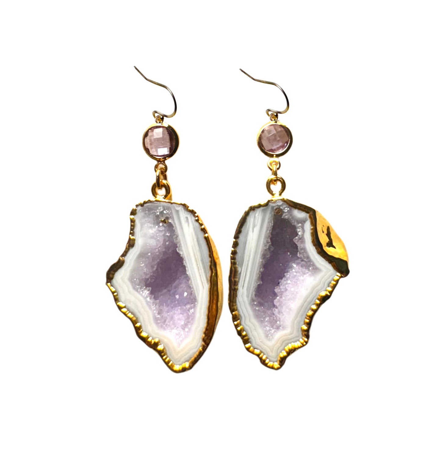 Agate geode earrings with quartz center, gold-plated, light yellow-purple.