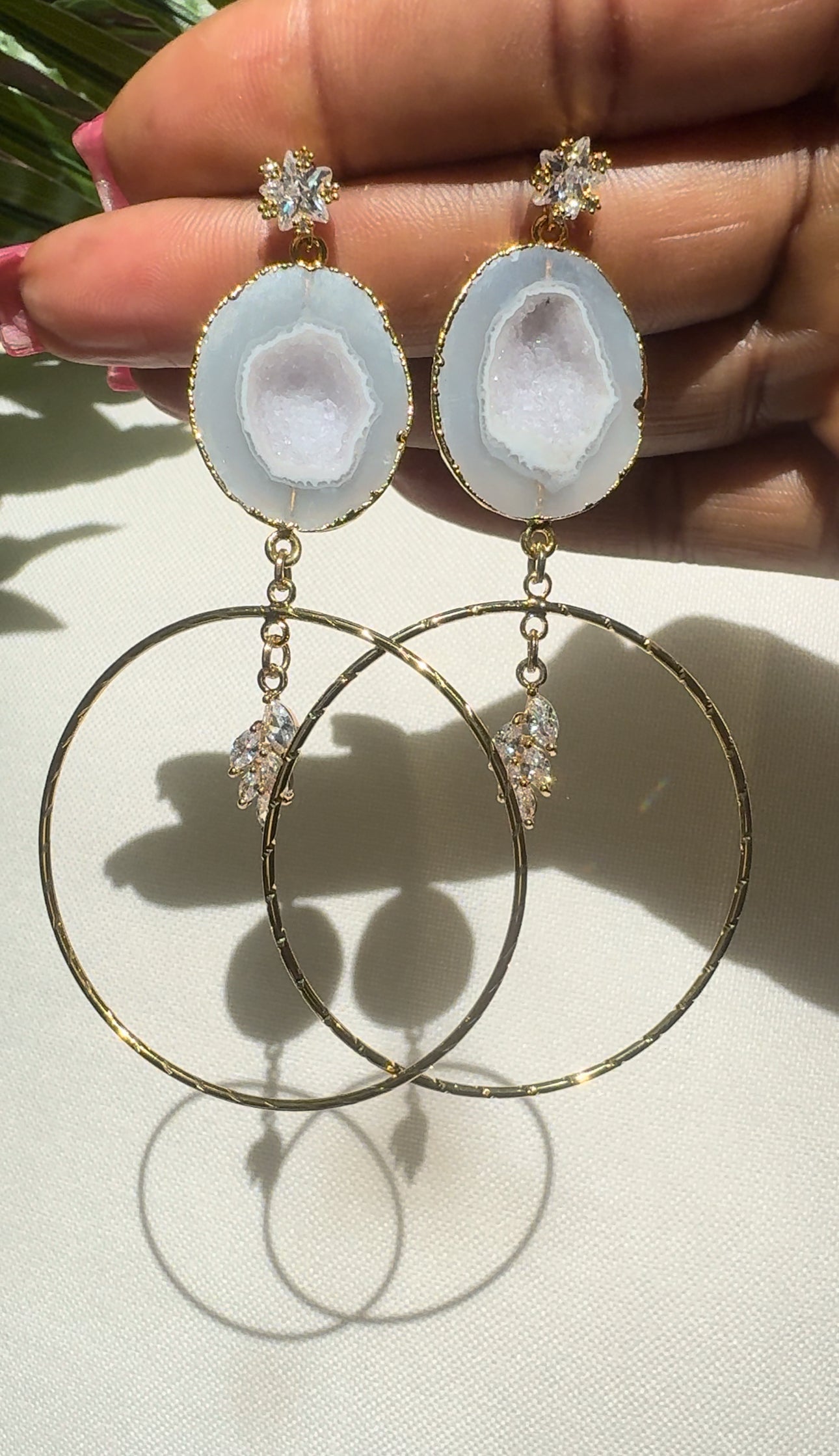 Geode hoop earrings, gold-plated, grey.
